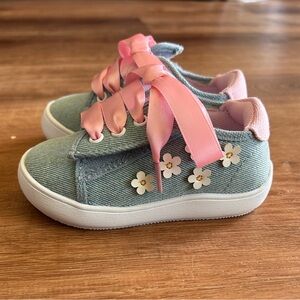 NWT Kids Denim Sneakers with Pink Accents size 6C